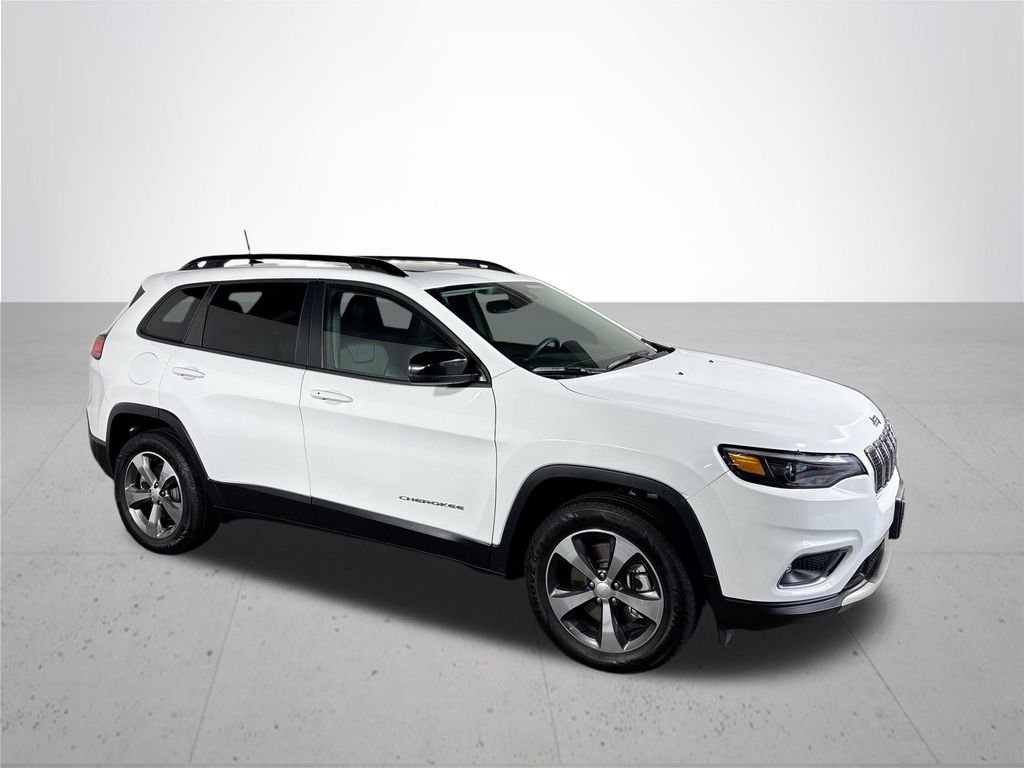 Used 2022 Bright White Clearcoat Jeep Limited image 4