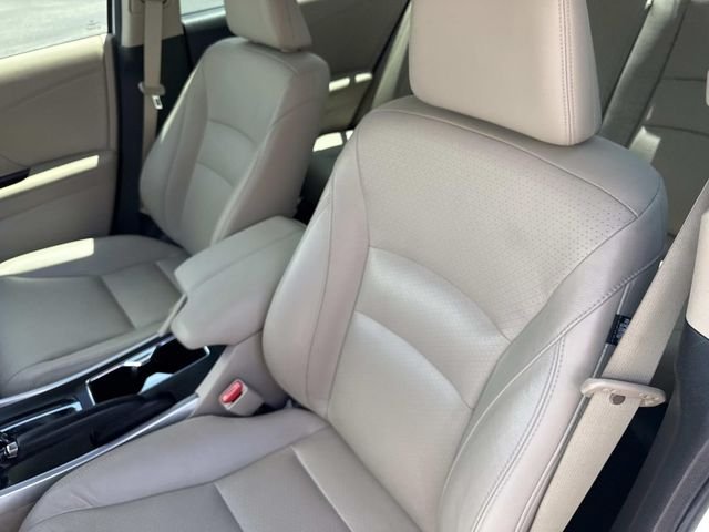 Used 2015 White Honda EX-L image 20