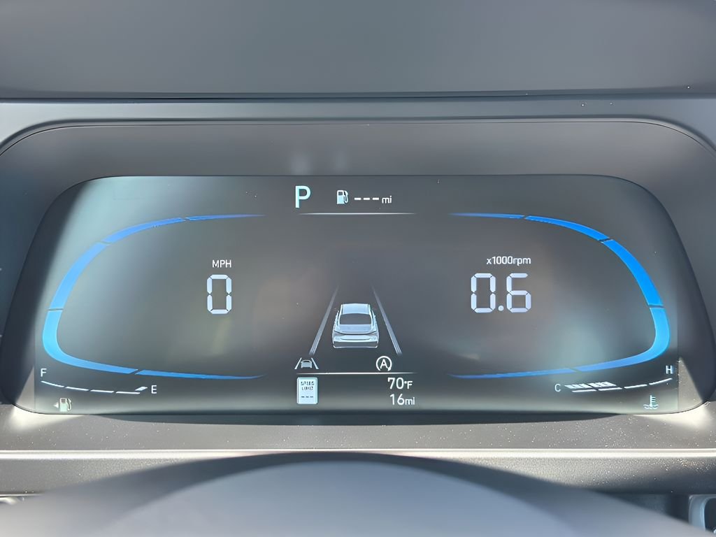 2025 Hyundai Elantra SE - Photo 18