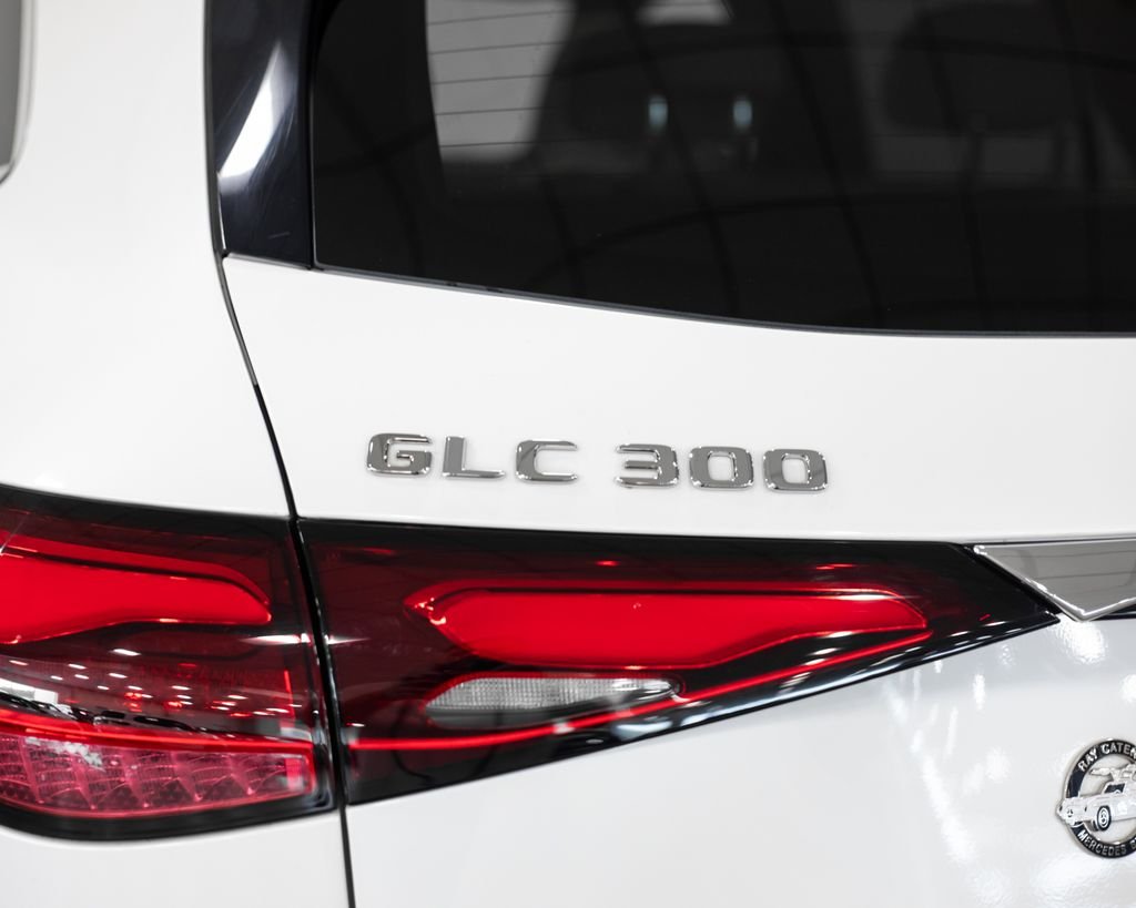 Certified Used 2023 White Mercedes-Benz GLC 300 image 11