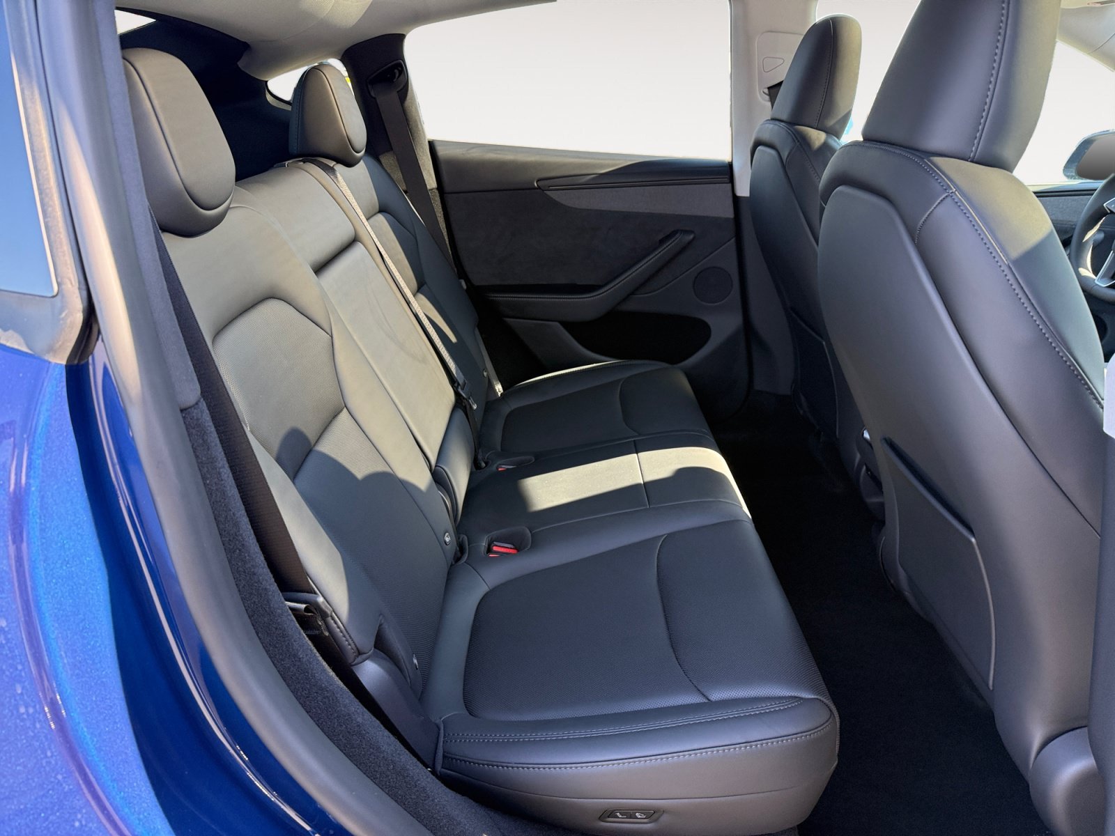 Used 2026 Blue Tesla  image 18