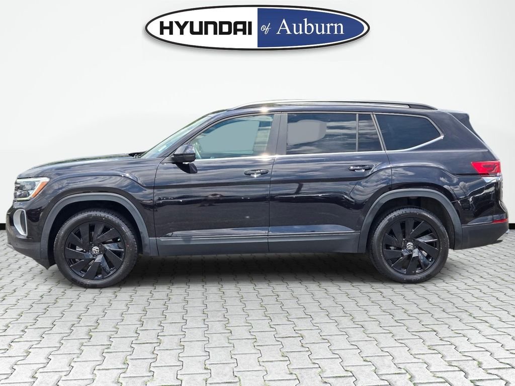 Used 2024 Black Volkswagen 2.0T SE w/Technology image 10