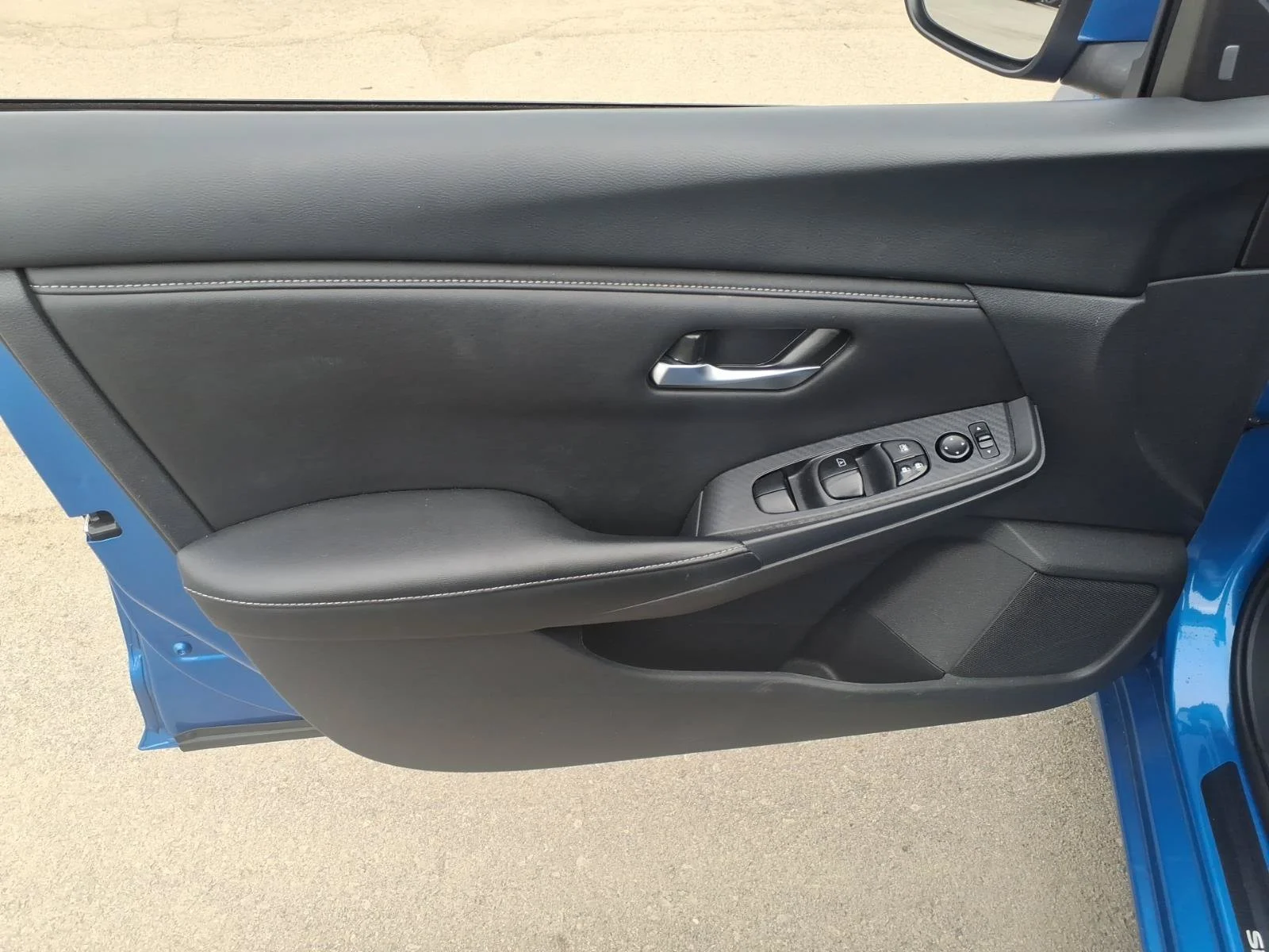 Certified Used 2024 Electric Blue Metallic Nissan SV image 17