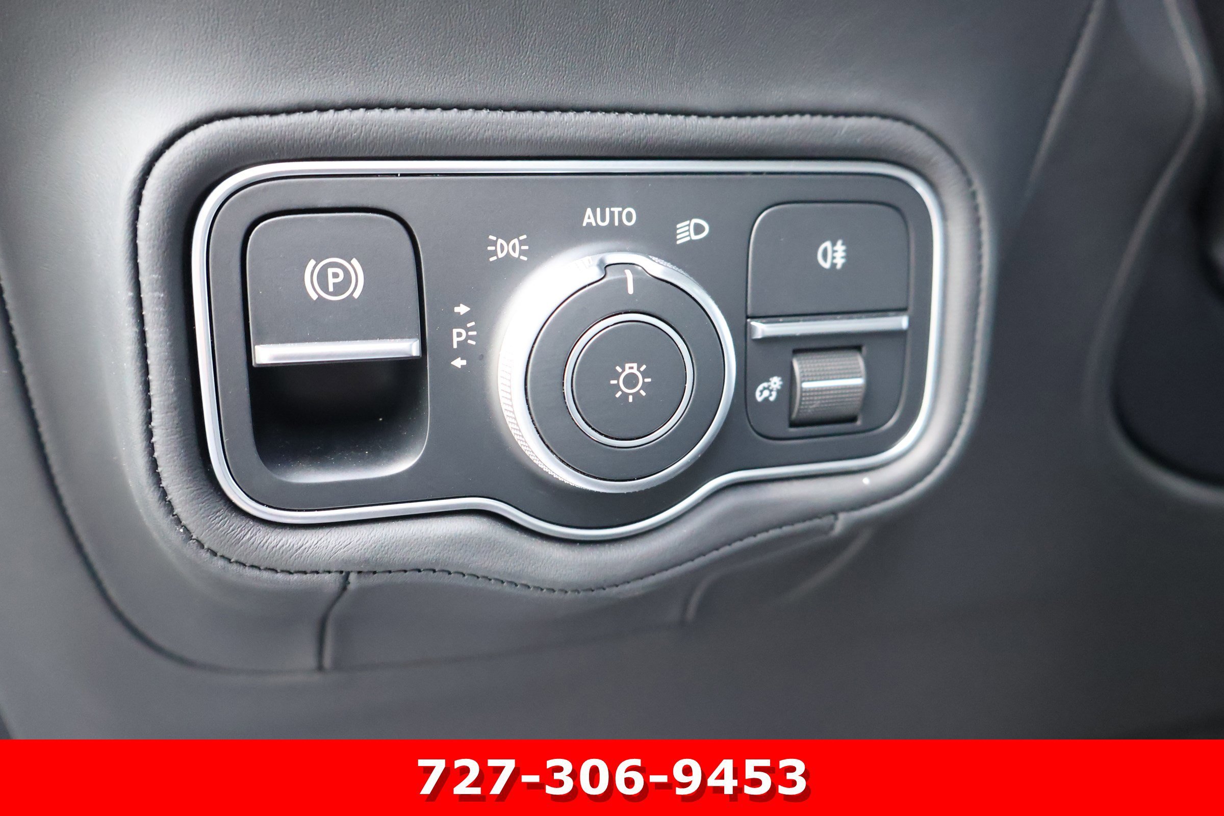 Certified Used 2025 MANUFAKTUR South Sea Blue Magno Mercedes-Benz G 580e image 27
