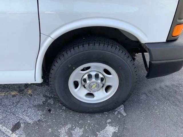 Used 2011 White Chevrolet Work Van image 34