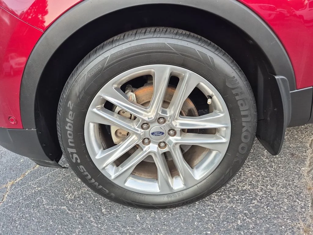 Used 2017 Ruby Red Metallic Ford Limited image 8