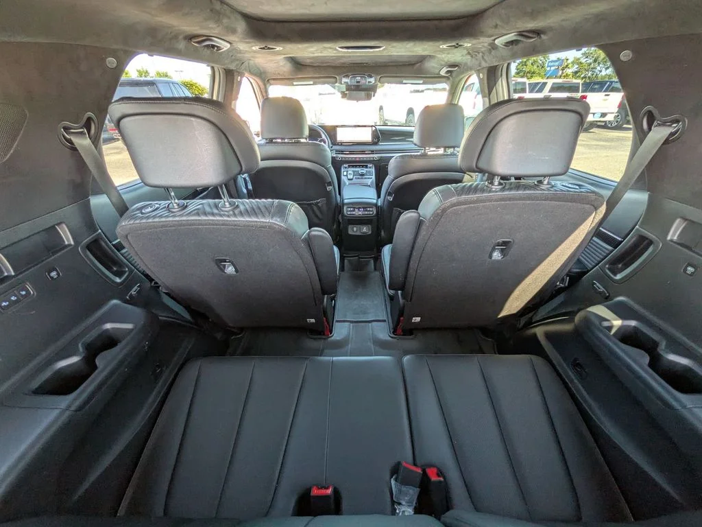 Used 2024 Silver Hyundai Calligraphy image 30