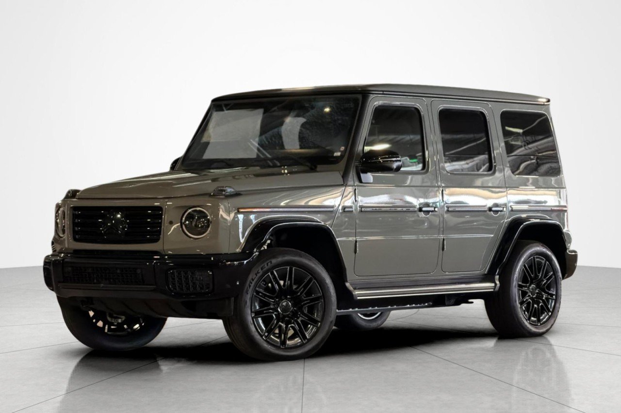 New 2027 MANUFAKTUR Arabian Grey Non- Metallic Mercedes-Benz G 580e SUV image 1