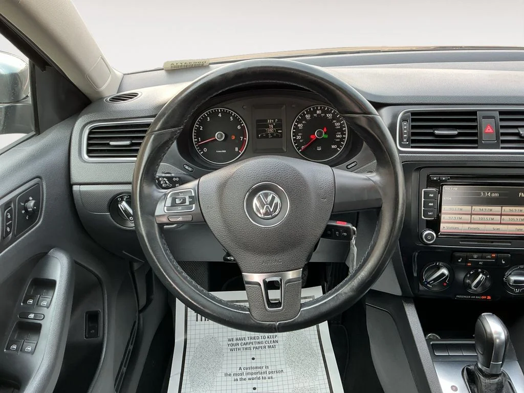Used 2012 Gray Volkswagen 2.5L SE image 13