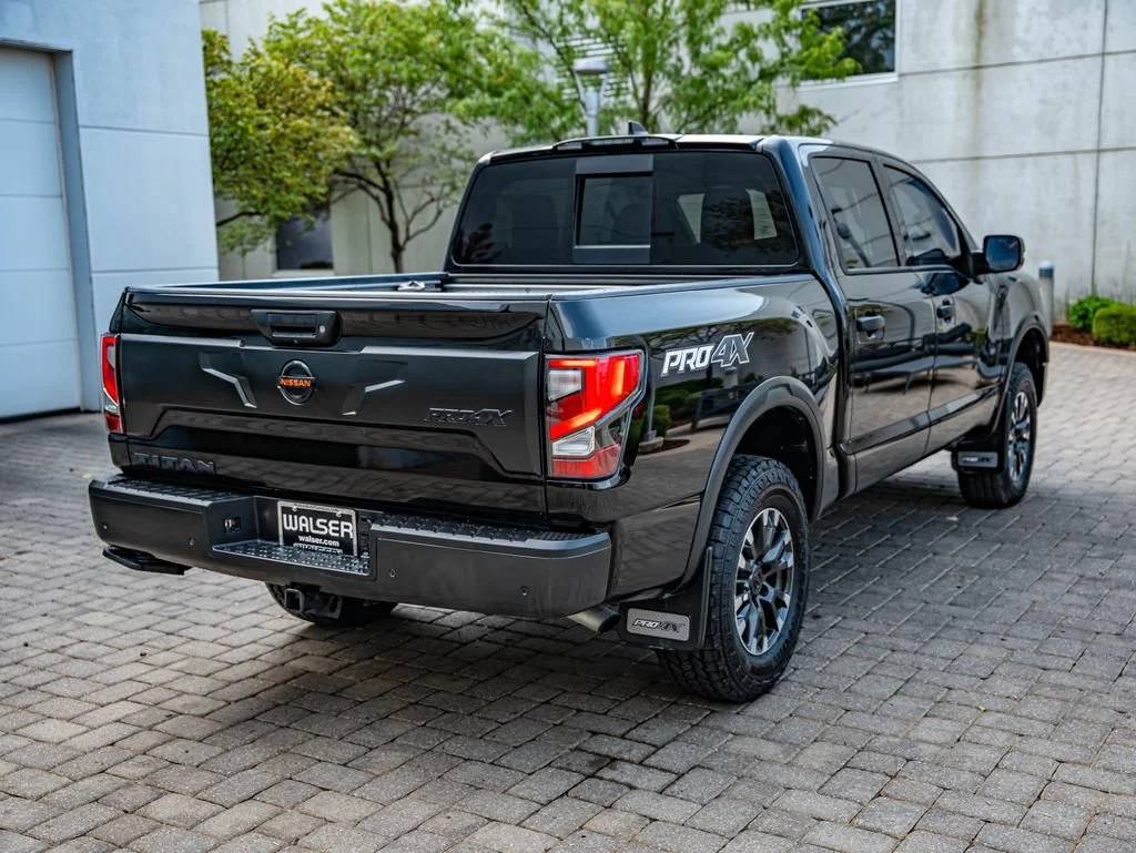 Used 2022 Super Black Nissan PRO-4X image 5