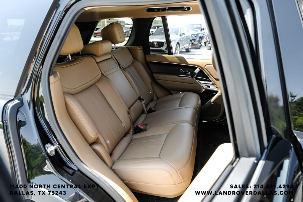 Certified Used 2024 Black Land Rover SE image 24