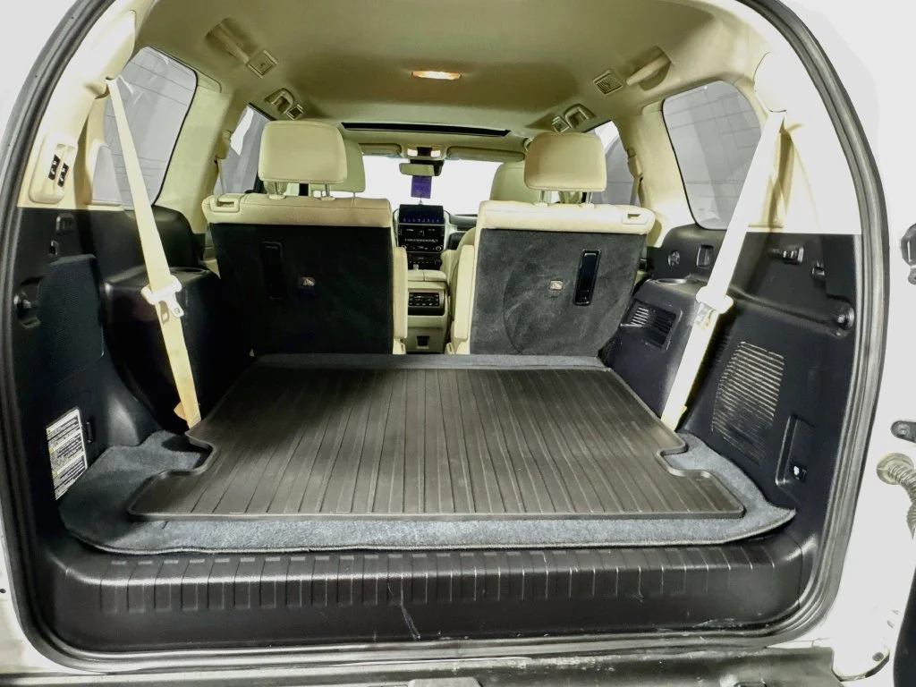 Used 2023 White Lexus 460 image 32