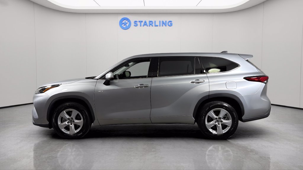Used 2022 Silver Toyota L image 3