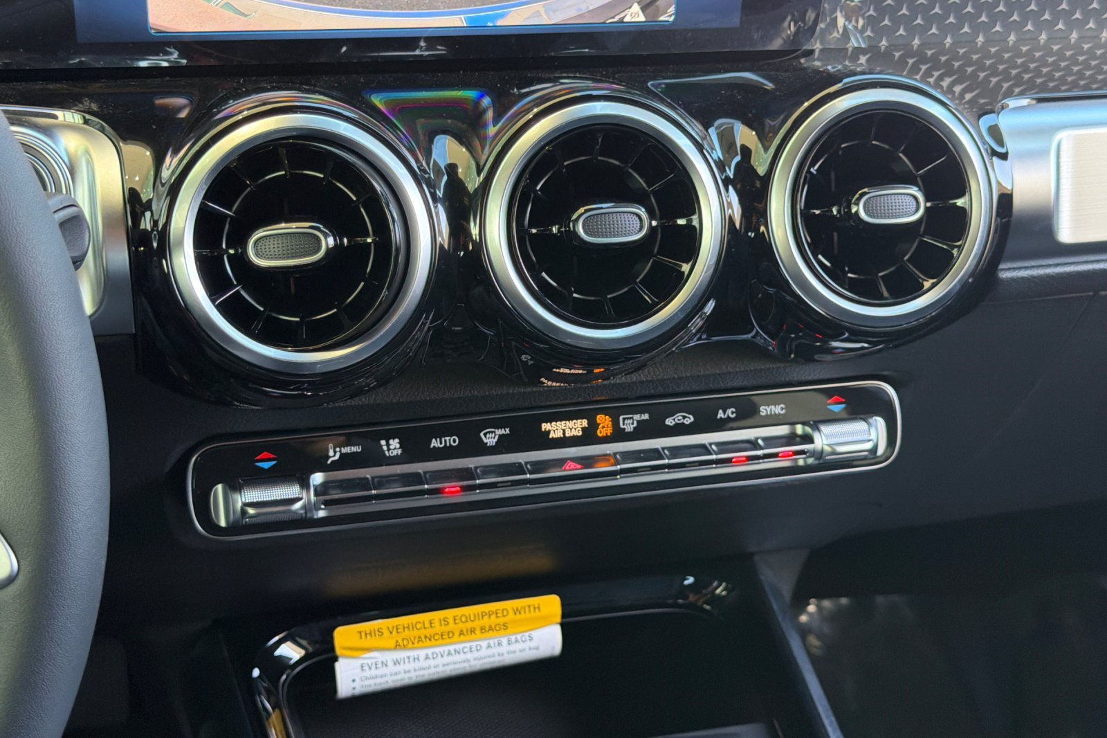 New 2026 Mountain Grey Metallic Mercedes-Benz GLB 250 image 16