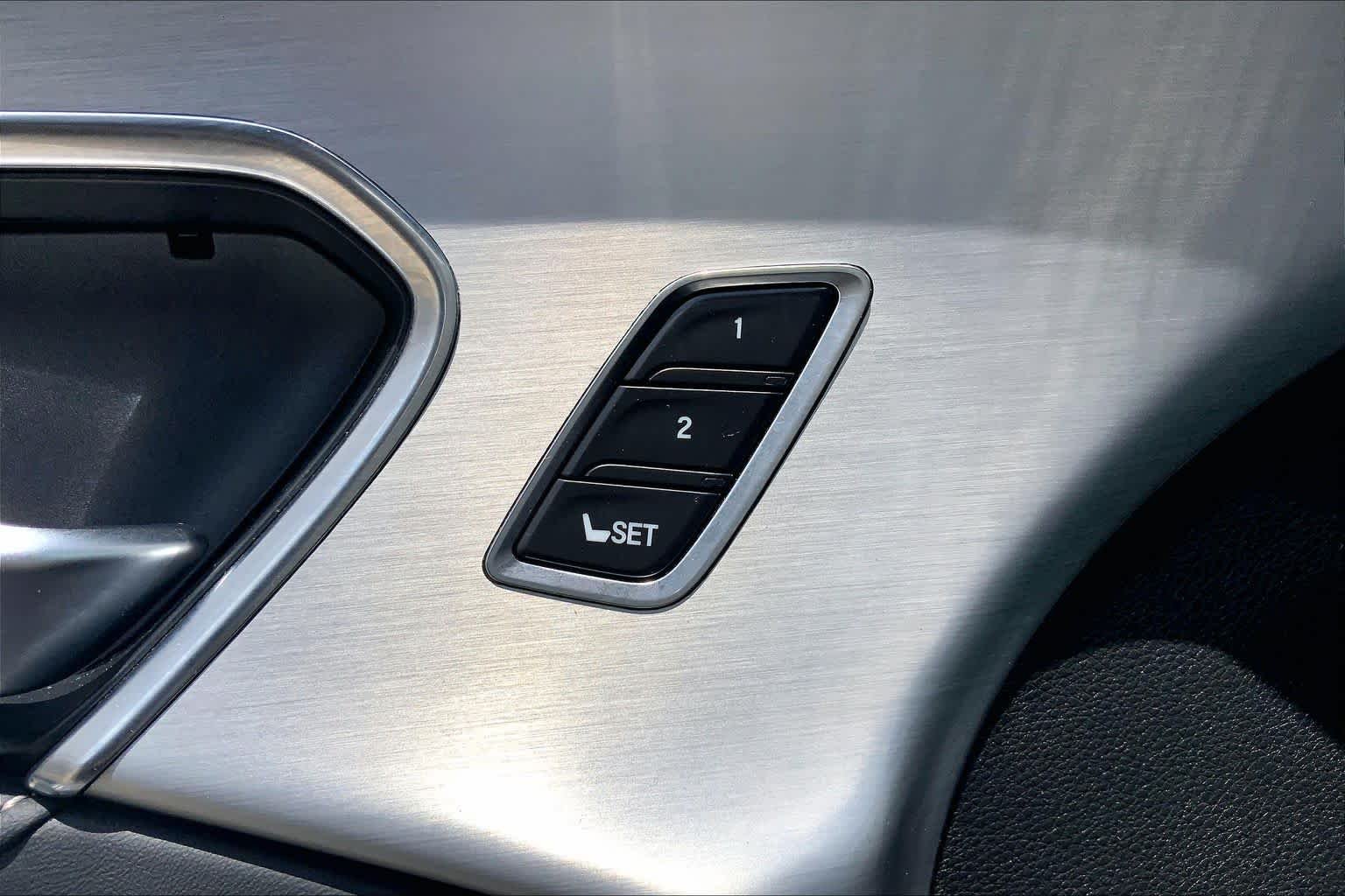 Used 2023 Liquid Carbon Metallic Acura w/Technology Package image 35