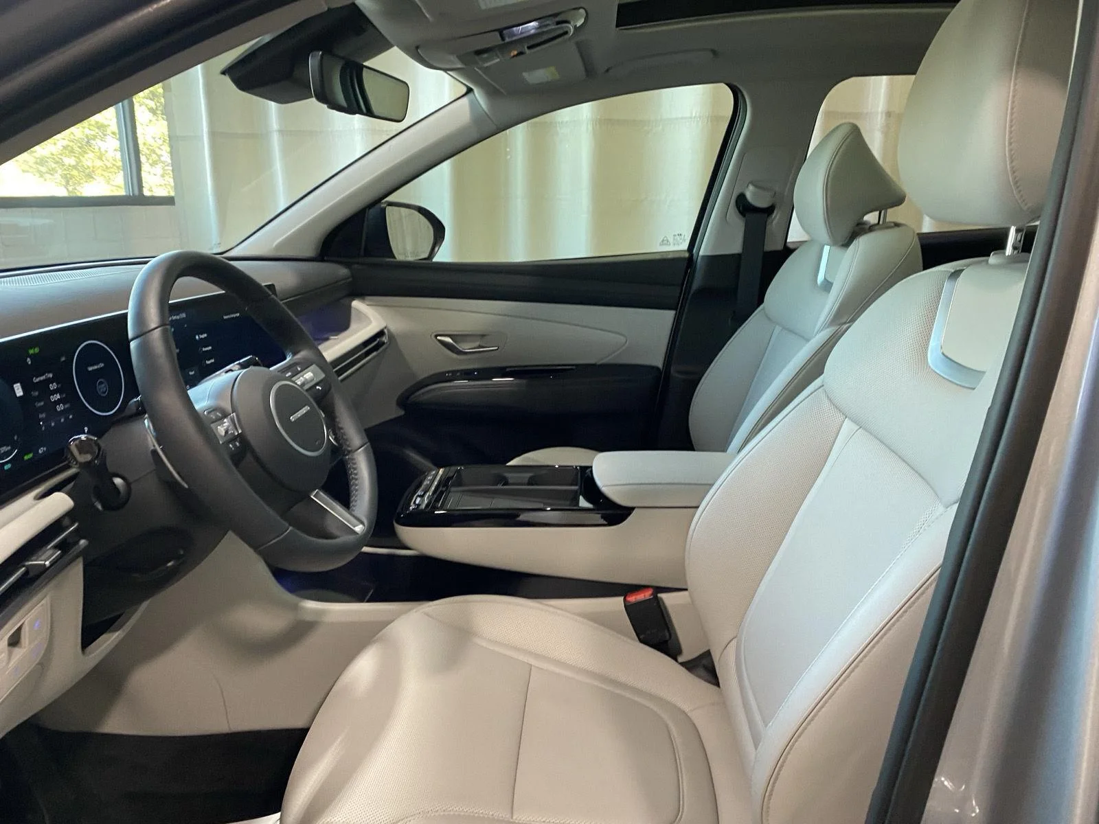 Used 2026 Shimmering Silver Hyundai Limited image 8