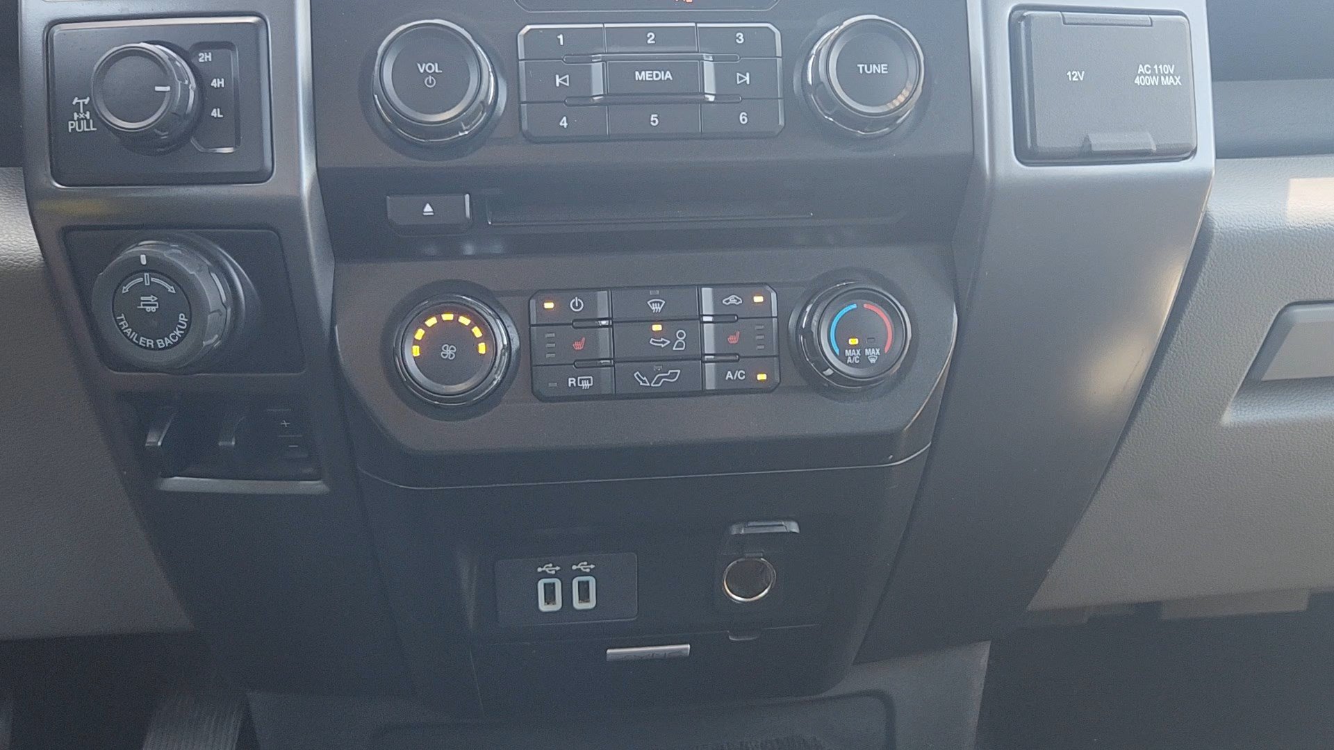 Used 2016 Blue Ford XLT image 14