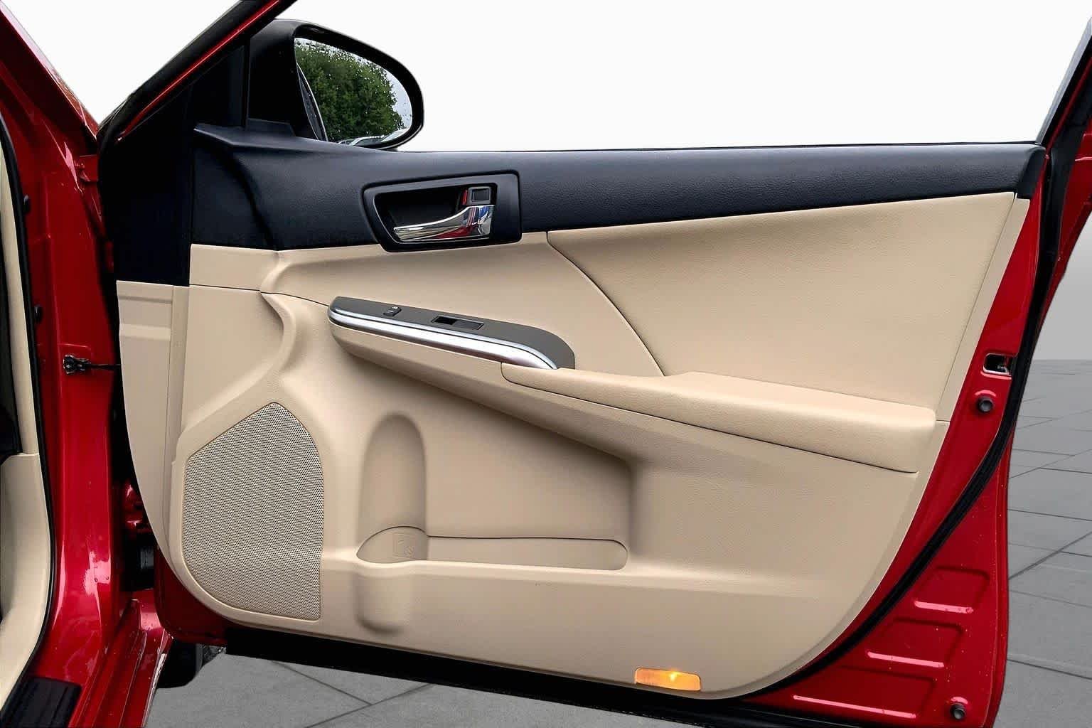 Used 2013 Barcelona Red Metallic Toyota LE image 23