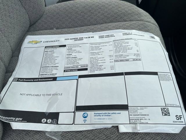 New 2025 Summit White Chevrolet 1WT image 21
