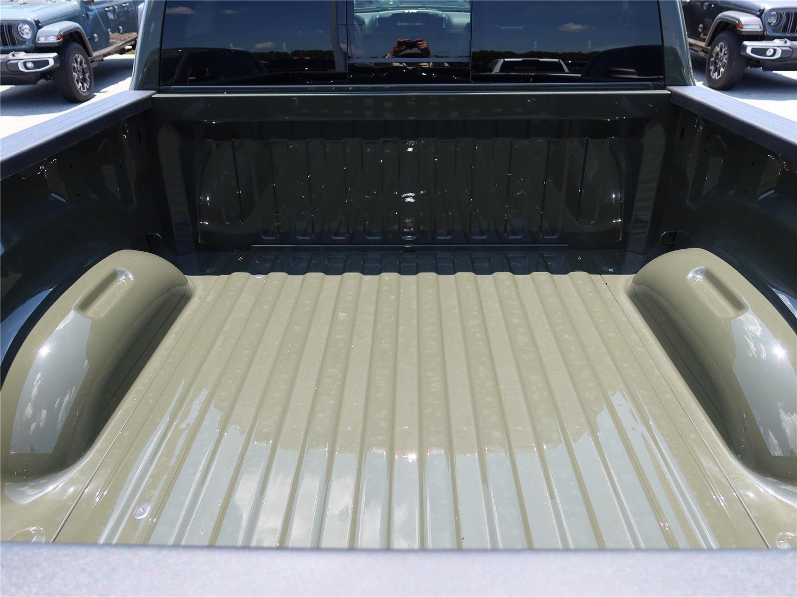 New 2026 Tank Exterior Paint RAM Laramie image 5