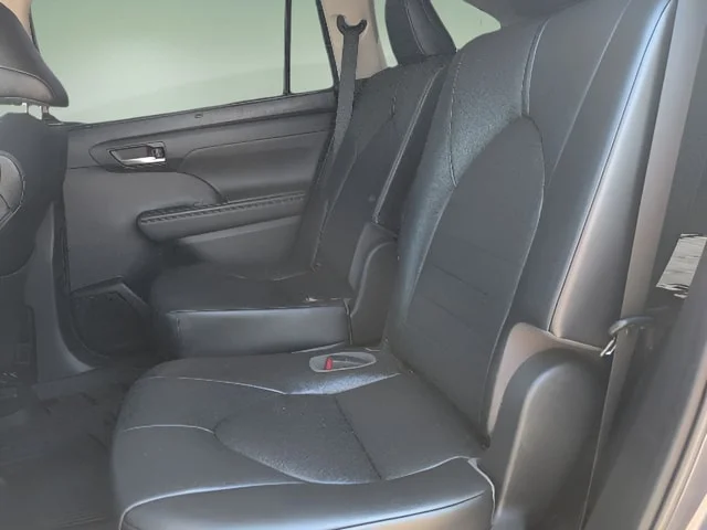 Used 2021 Magnetic Gray Metallic Toyota XLE image 22
