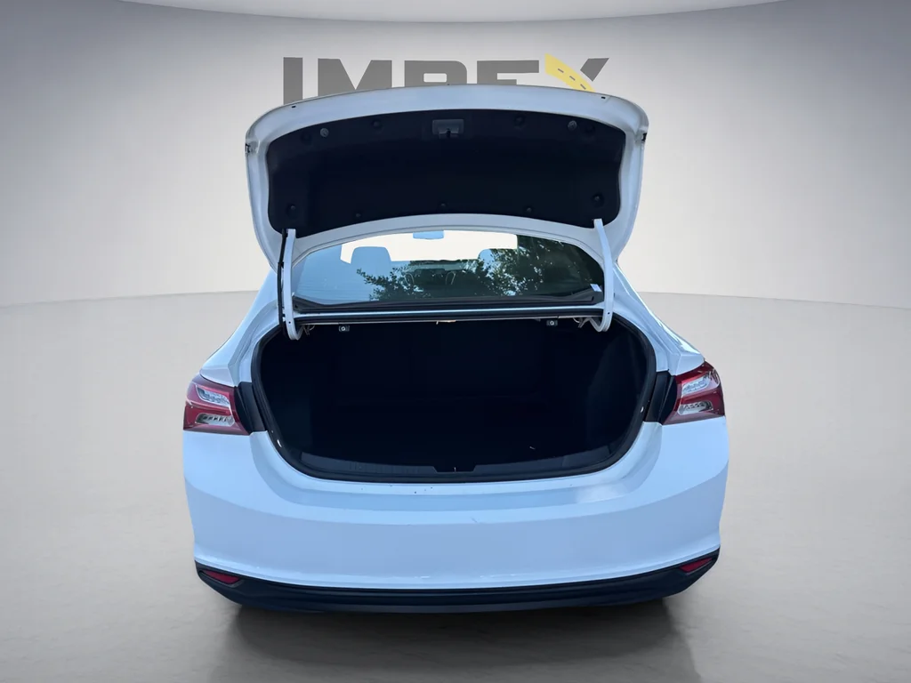 Used 2020 White Chevrolet LT image 29