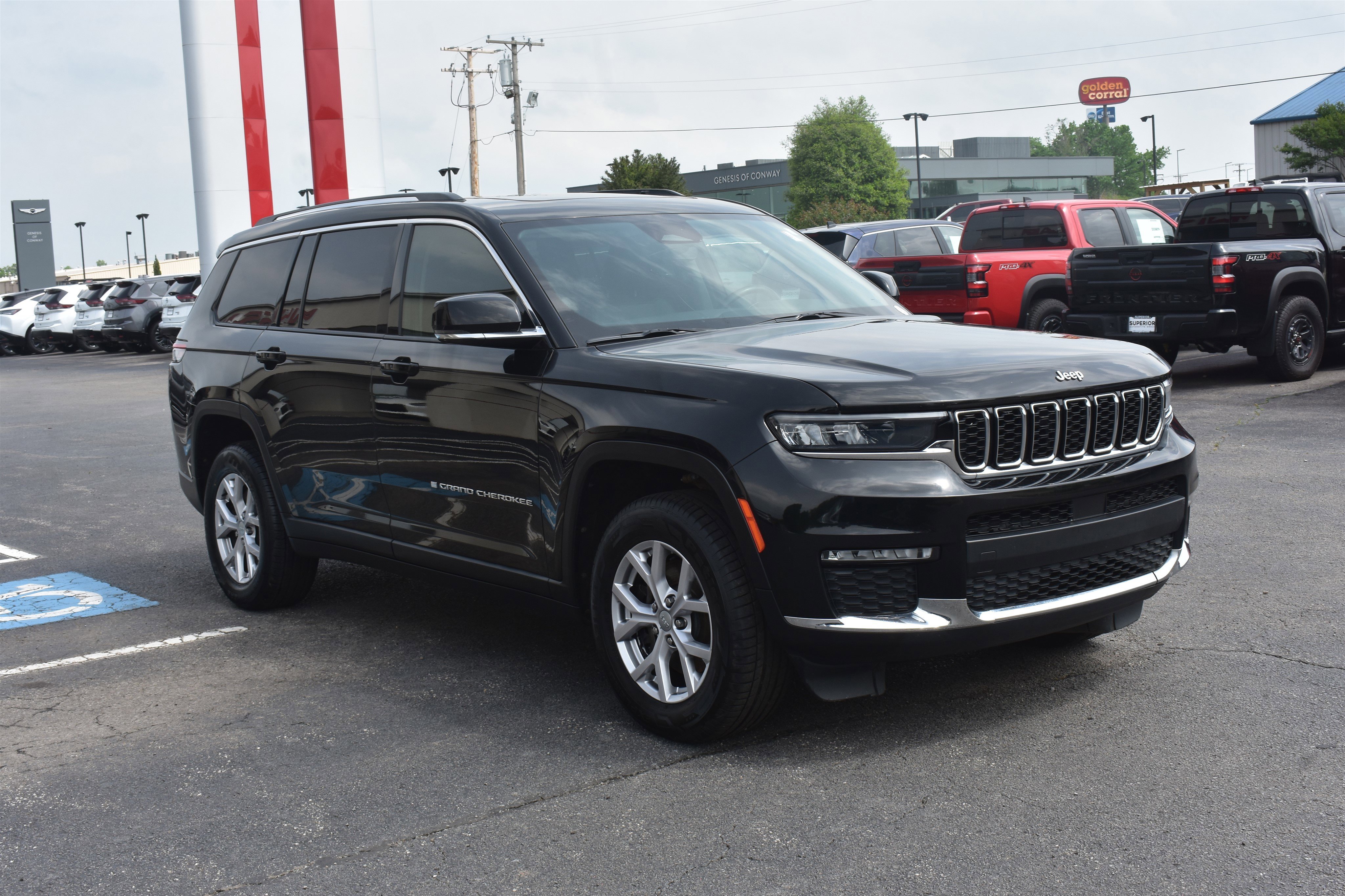 Used 2021 Diamond Black Crystal Pearlcoat Jeep Limited image 3