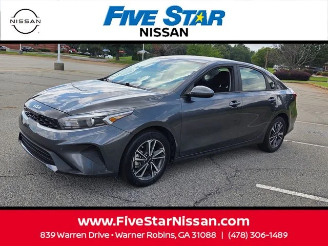 Used 2024 Gray Kia LXS image 3