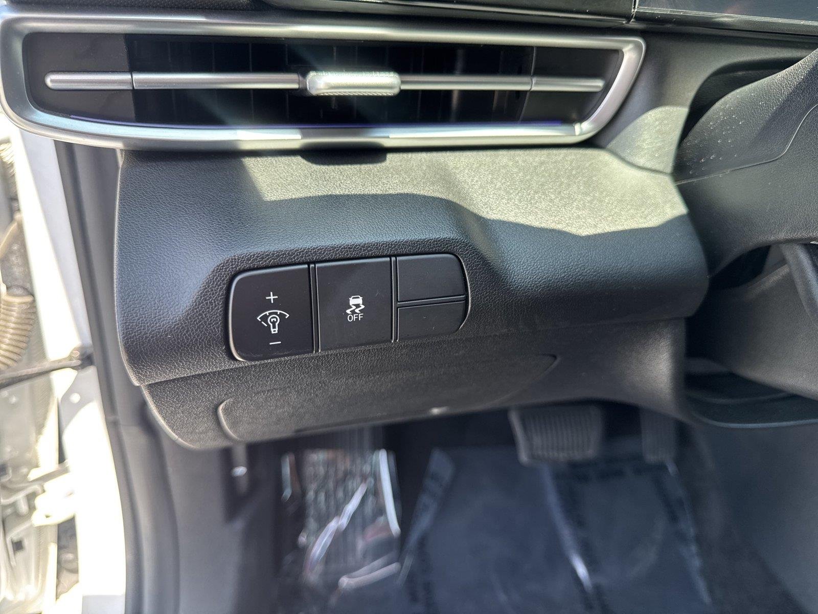 Used 2025 Serenity White Hyundai SEL Convenience image 19