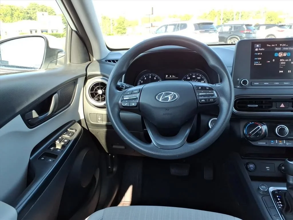 Used 2023 White Hyundai SEL image 24
