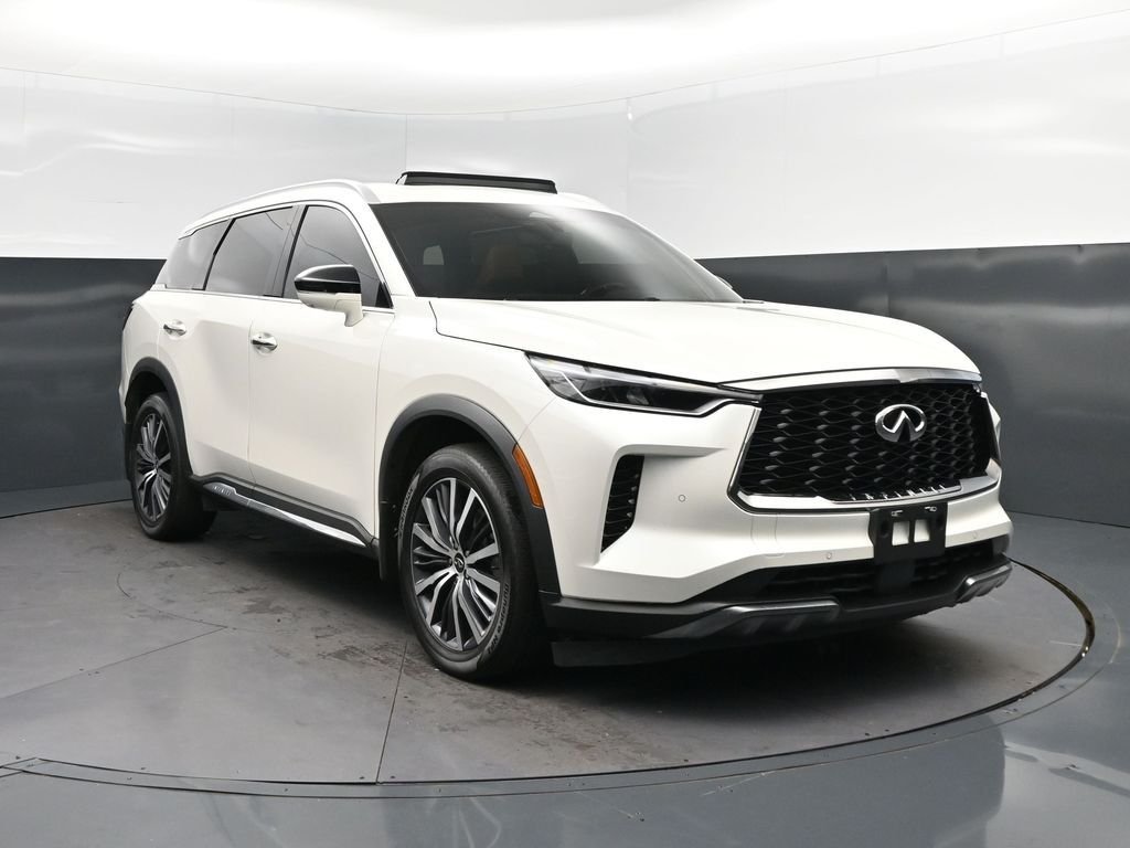 Certified Used 2023 White INFINITI Sensory image 9