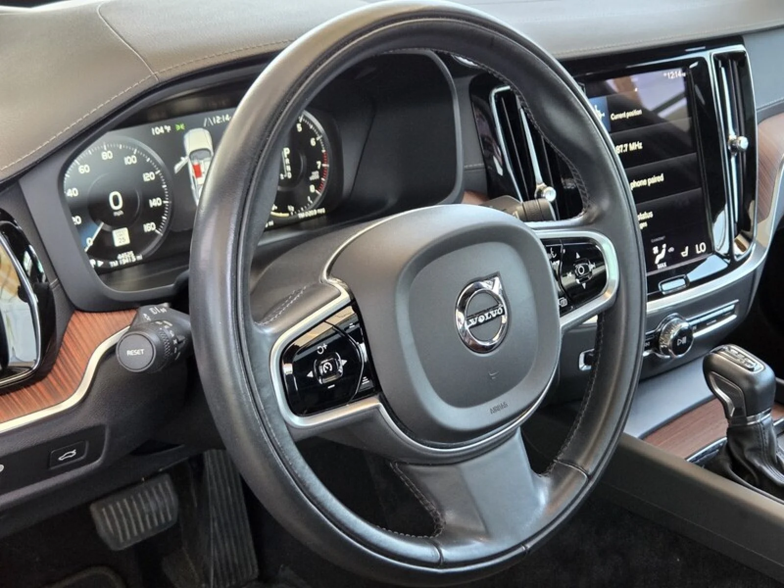 Used 2021 BLACK Volvo Inscription image 25
