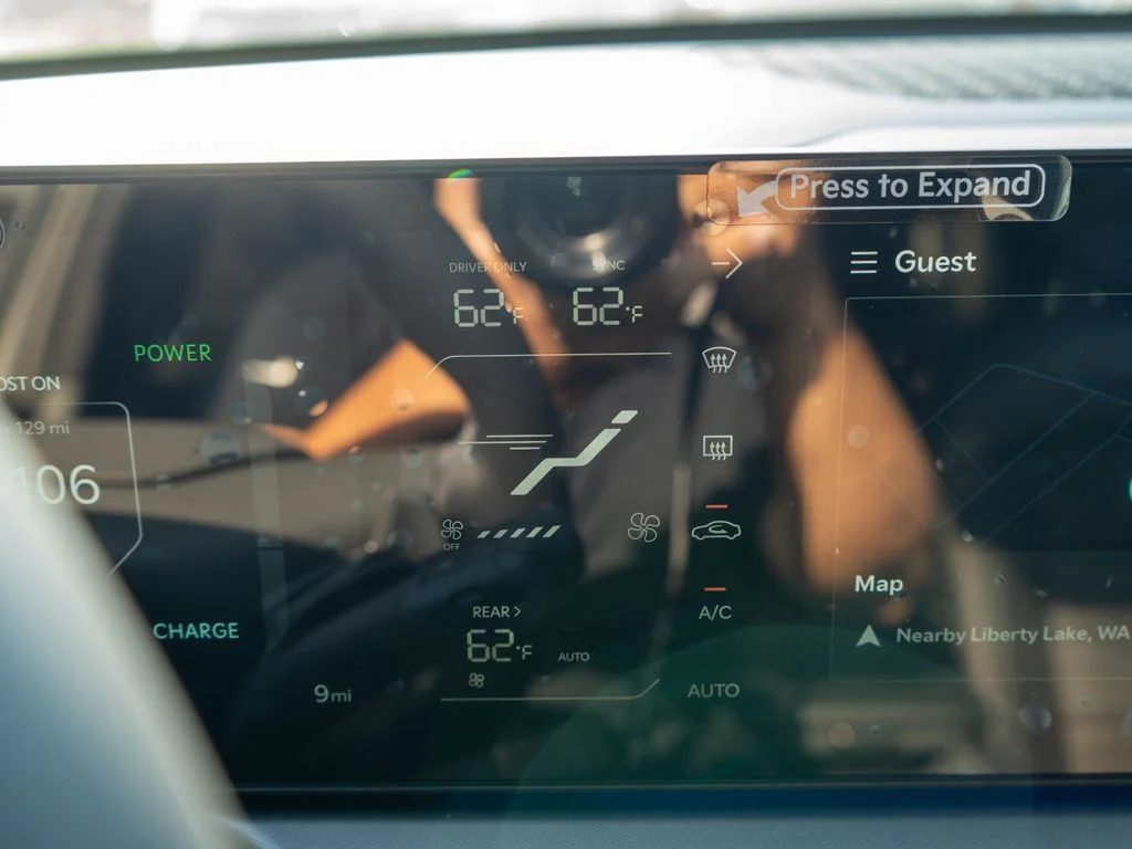 New 2026 Wolf Gray Kia Land AWD image 28
