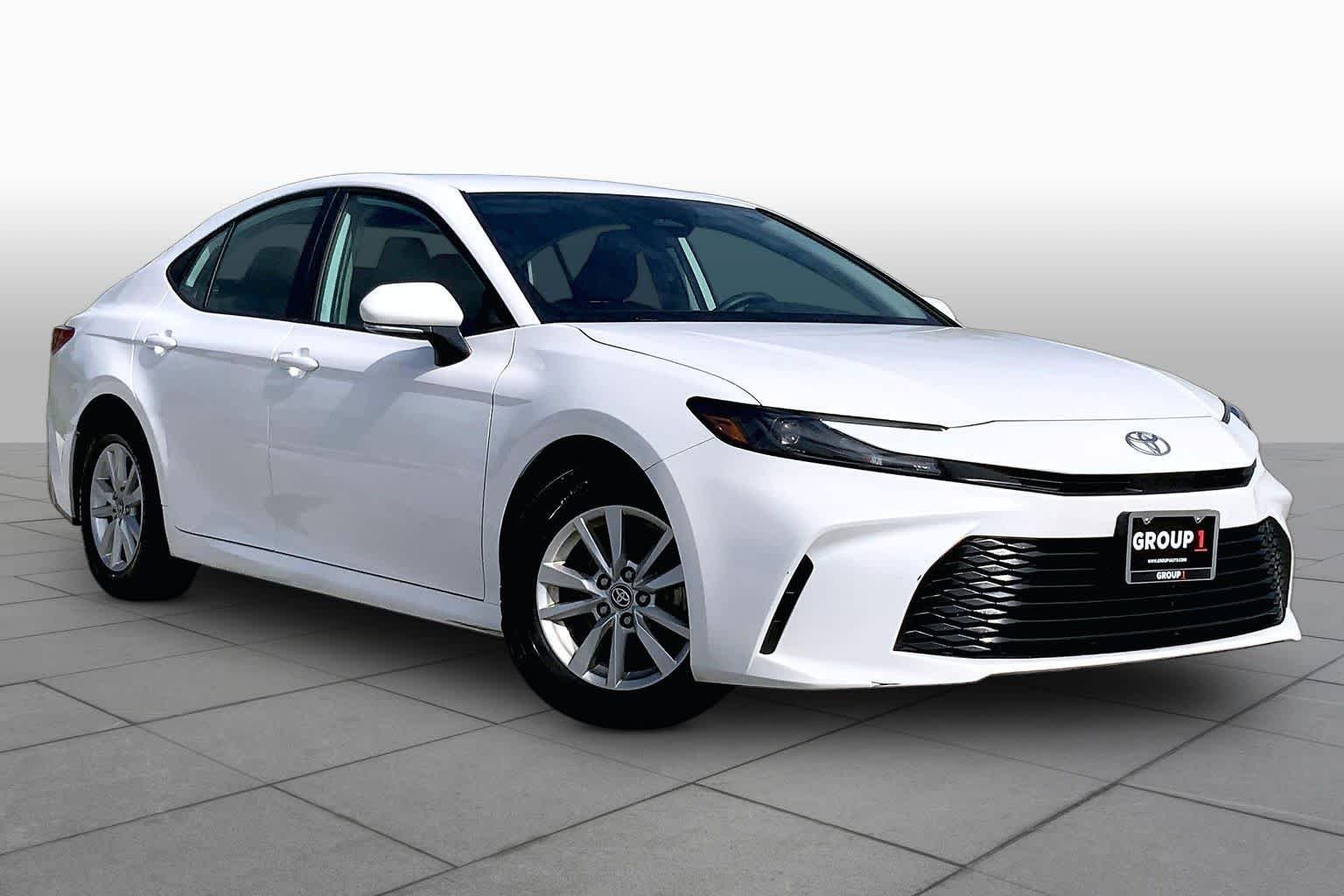 Used 2025 Ice Cap Toyota LE image 3