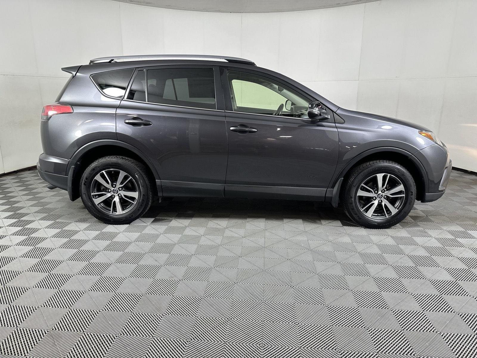 Used 2018 Magnetic Gray Metallic Toyota XLE image 10