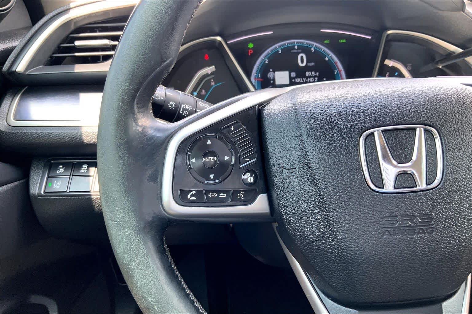 Used 2017 Lunar Silver Metallic Honda Touring image 20