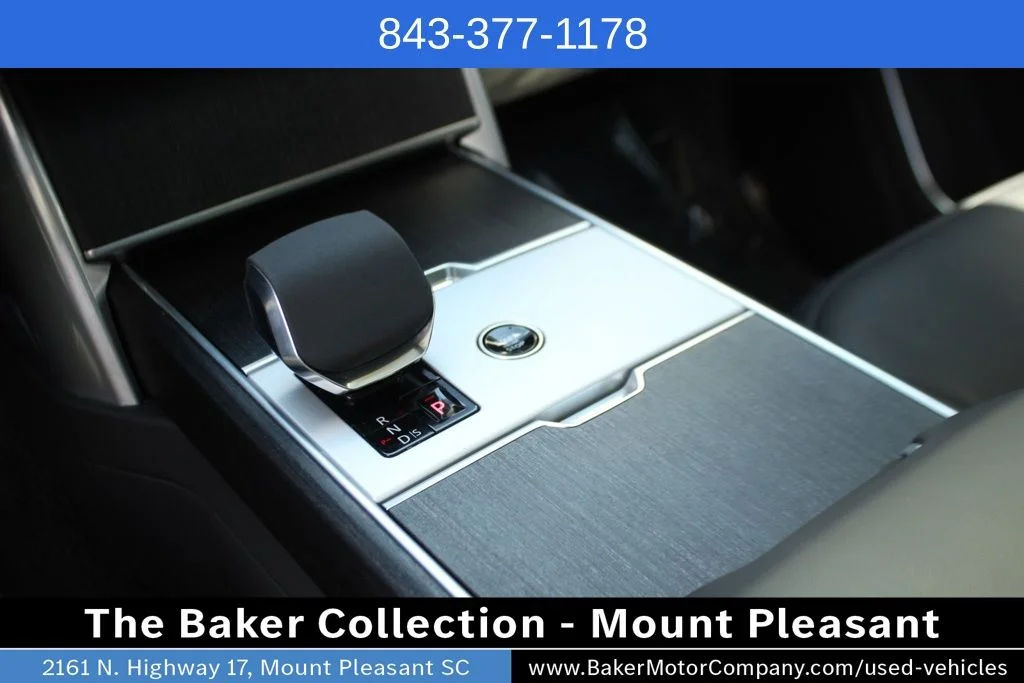 Used 2024 White Land Rover SE image 19