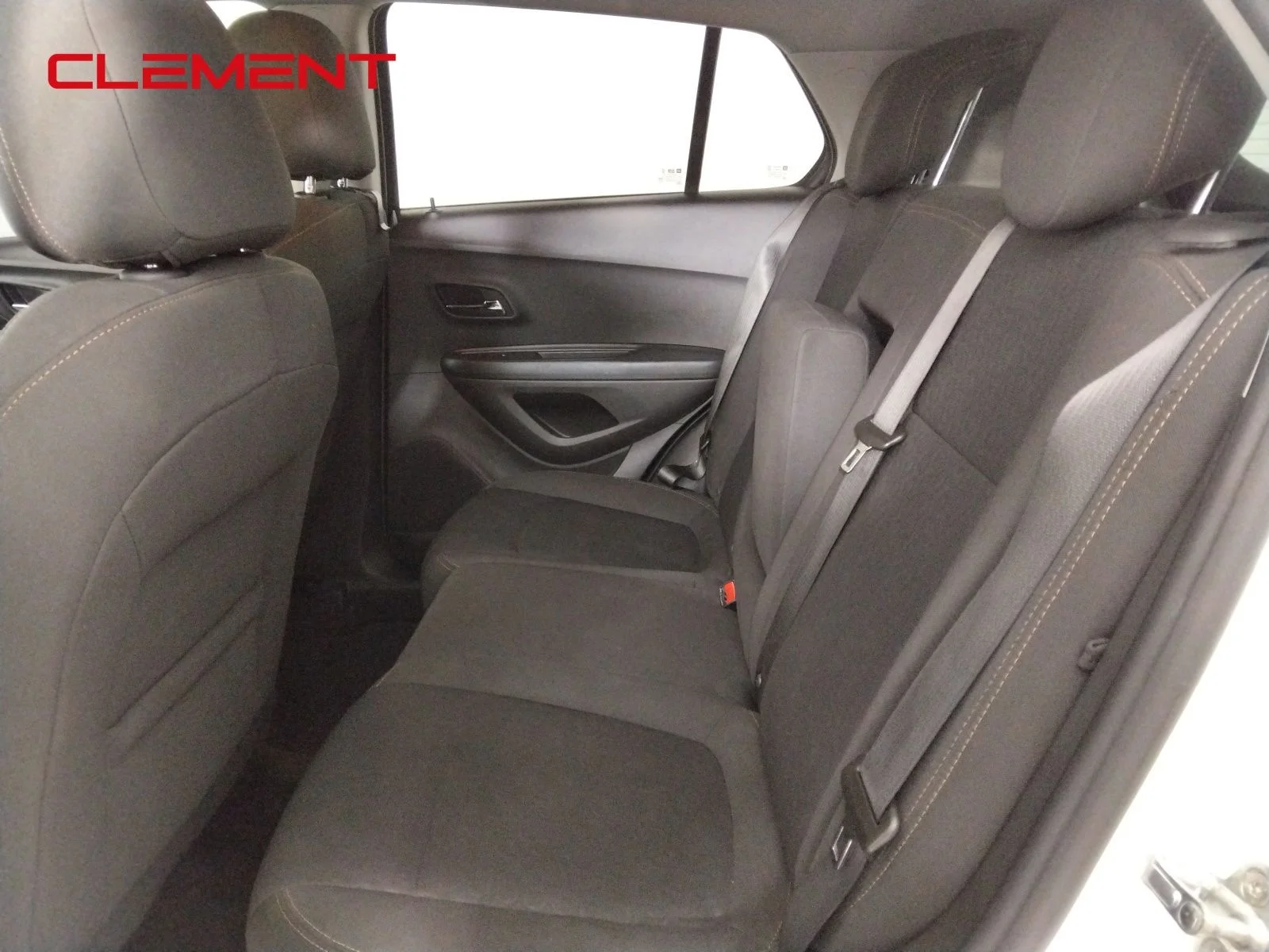 Used 2022 White Chevrolet LS image 26