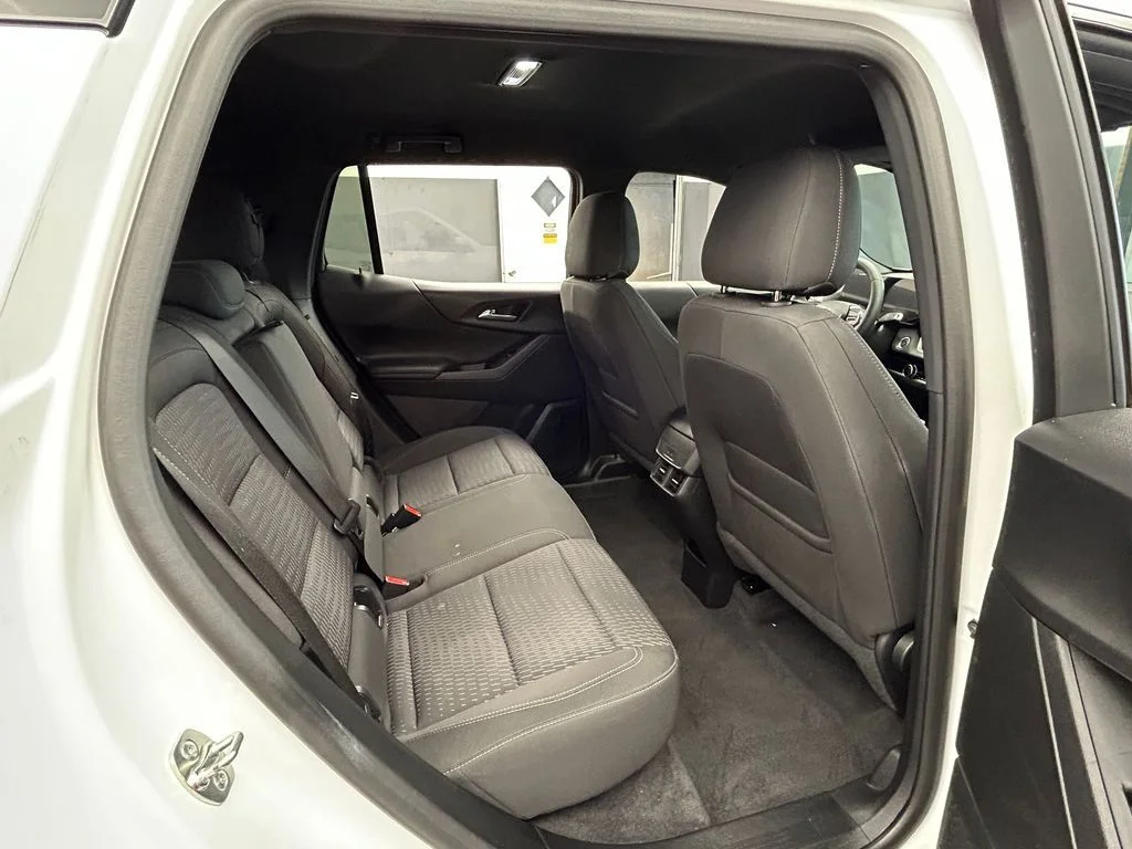 Used 2025 Summit White Chevrolet LT image 16