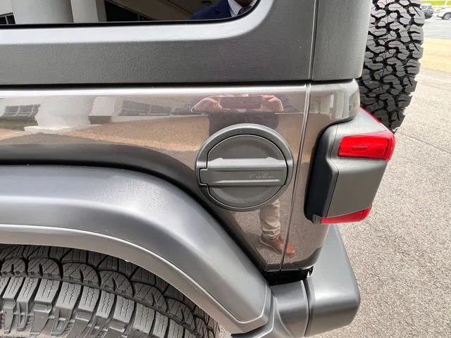 Used 2024 Crystal Metallic Jeep Rubicon 4xe image 34