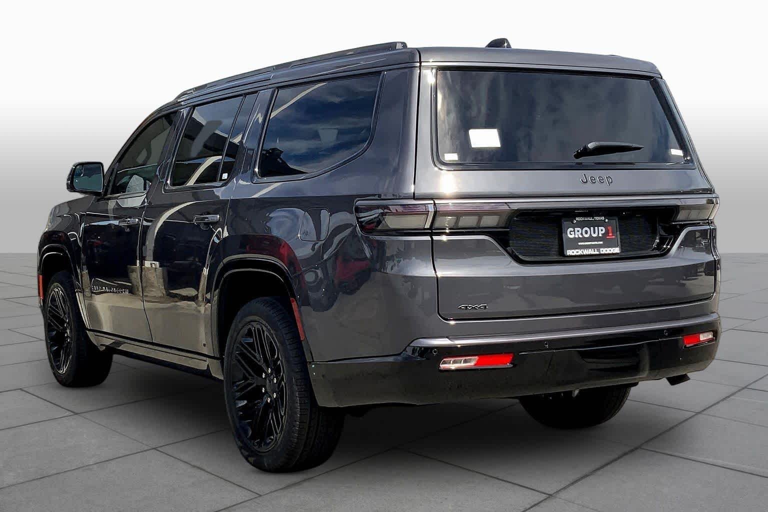 New 2026 Baltic-Gray Metallic Clear-Coat Exterior Paint Jeep Limited Reserve image 9