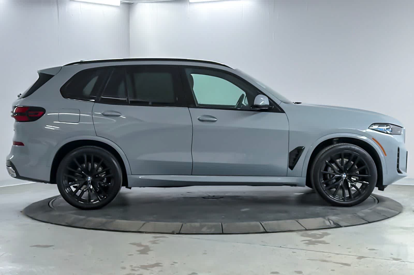 New 2026 Brooklyn Grey Metallic BMW xDrive40i image 8