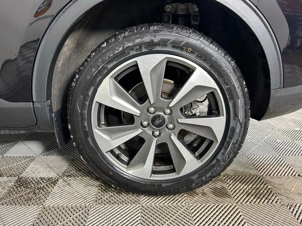 Used 2024 Black Ford Platinum image 23