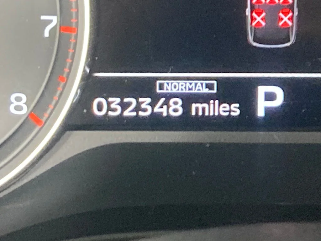 Used 2025  Mitsubishi SE image 5