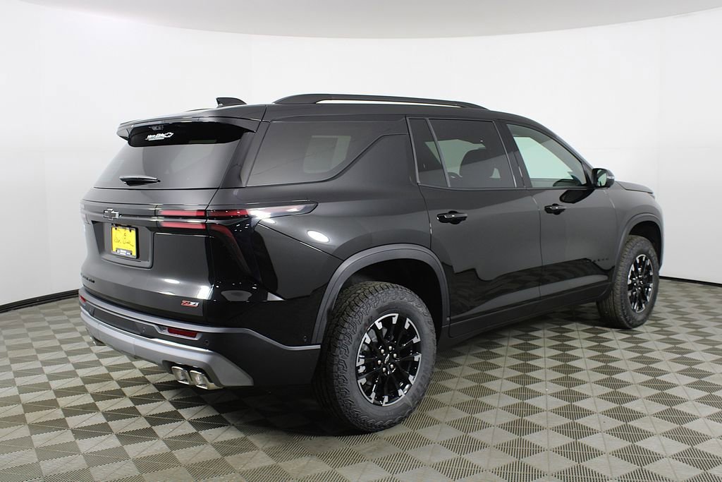 New 2026 Mosaic Black Metallic Chevrolet Z71 image 5