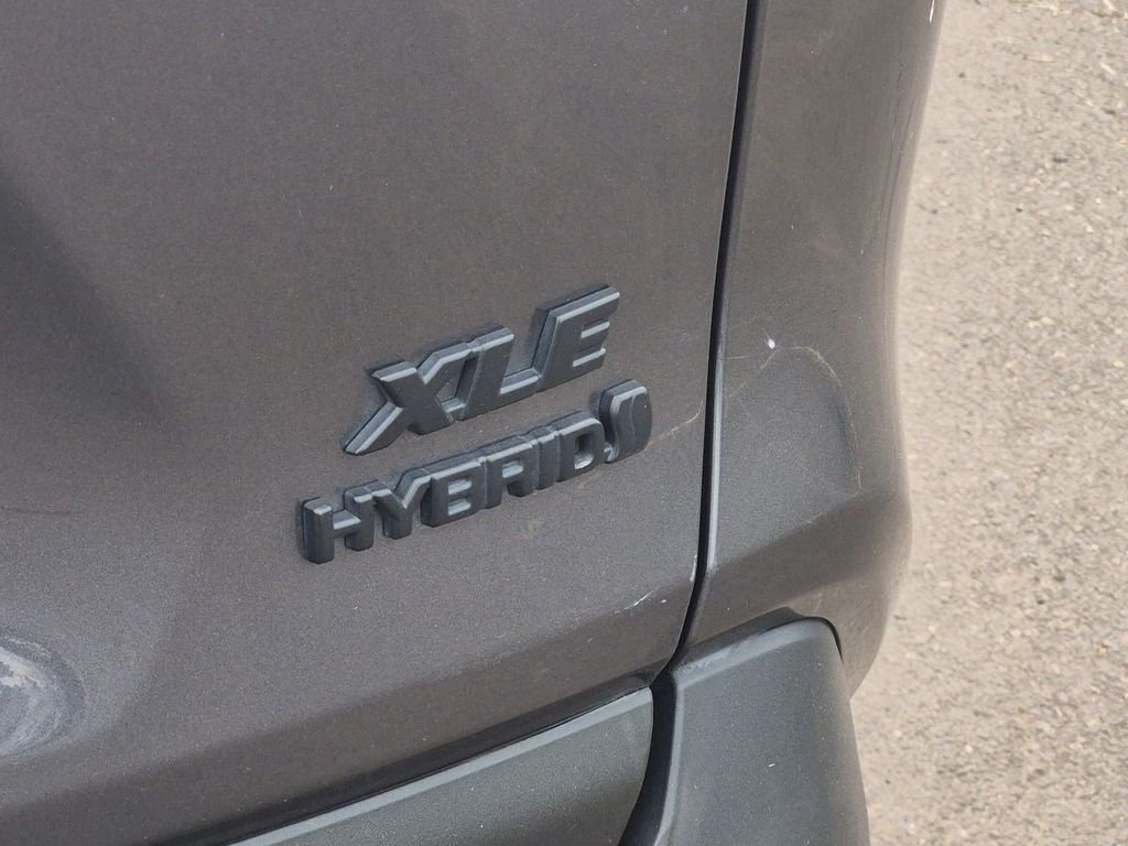 Used 2022 Magnetic Gray Metallic Toyota XLE Premium image 27
