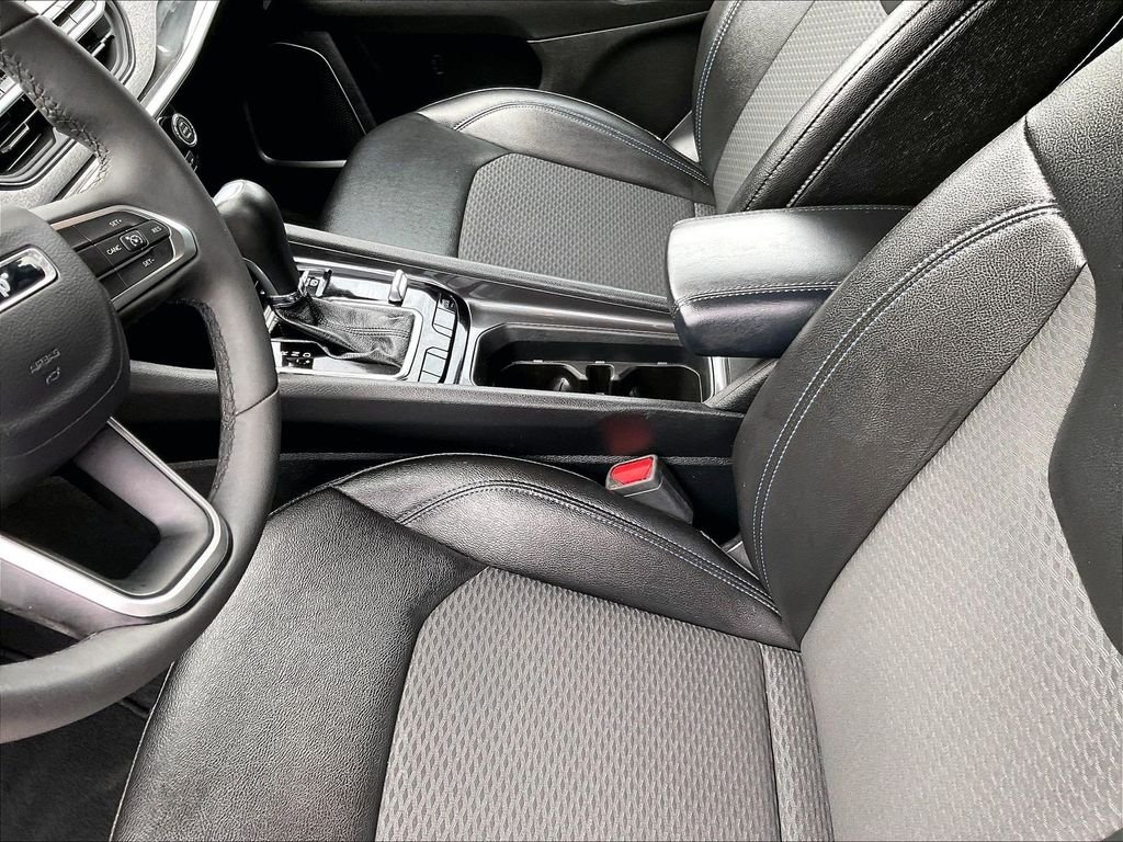 Used 2024 Black Jeep Latitude image 20