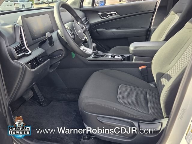 Used 2025 White Kia LX image 5