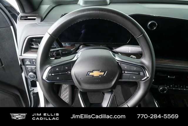 Used 2025 Summit White Chevrolet LT image 8