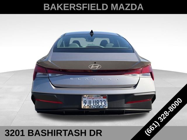 Used 2024 Silver Hyundai SE image 4